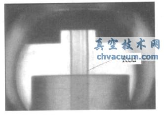 CCD相机观察到的冰柱