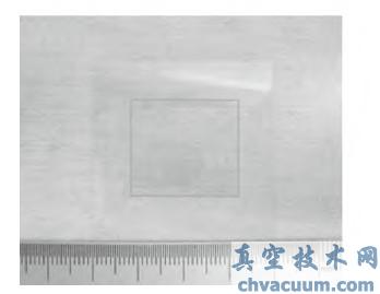 石墨烯转移到石英片上的光学照片